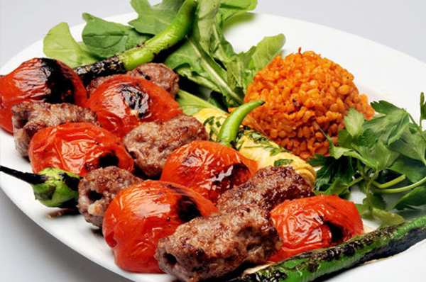 DOMATESLİ KEBAP